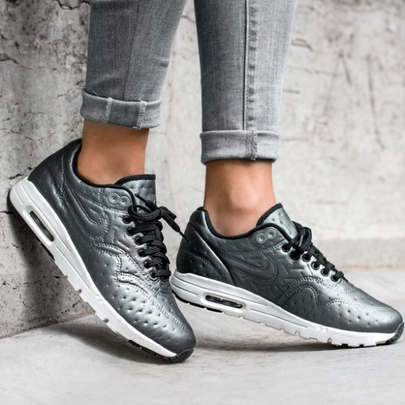 Nike Shoes - Nike Air Max 1 Ultra PRM
